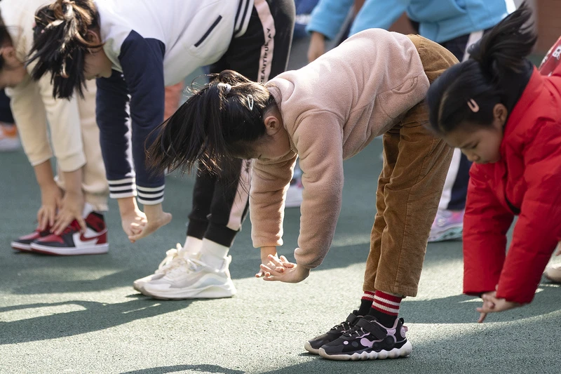 如何通过篮球表演赛制定有效的训练计划_0